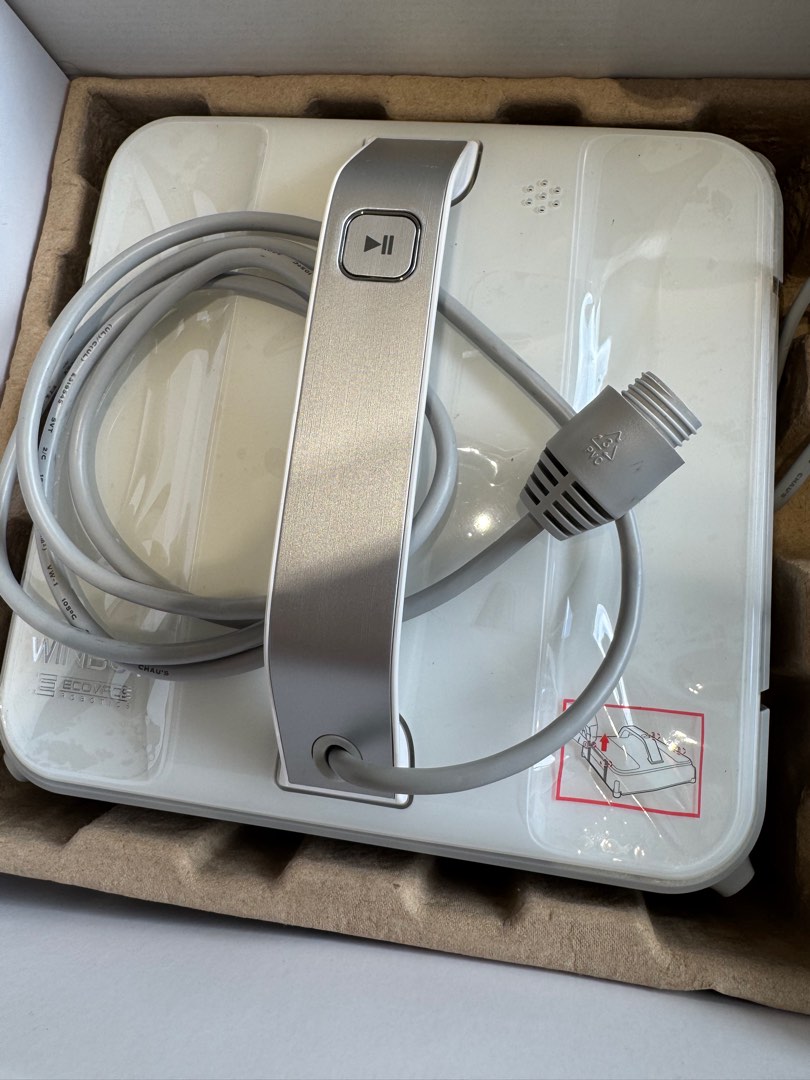 只開盒試過機，全新 Ecovacs Winbot W850 自動抹窗機械人, 家庭電器, 吸塵機 ＆ 家居清潔電器 - Carousell