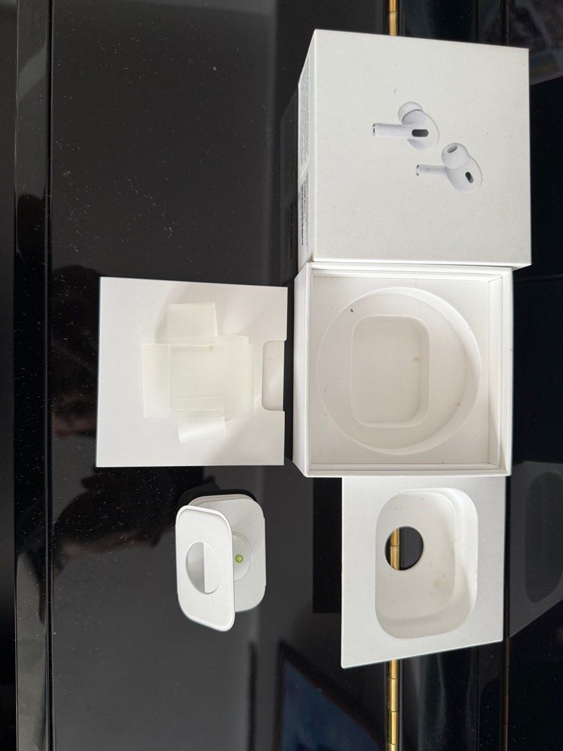 Apple AirPods Pro (2nd Gen)(Lightning), Audio, Earphones on Carousell