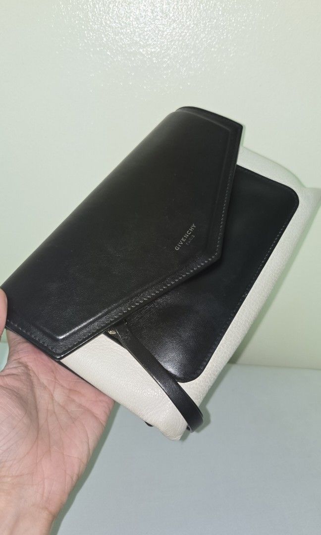 Authentic givenchy crossbody (Category: Luxury Bags & Wallets) located in Paranaque City. Submitted by jsg23 (Listing ID 1392026322, Image 1). Description: .