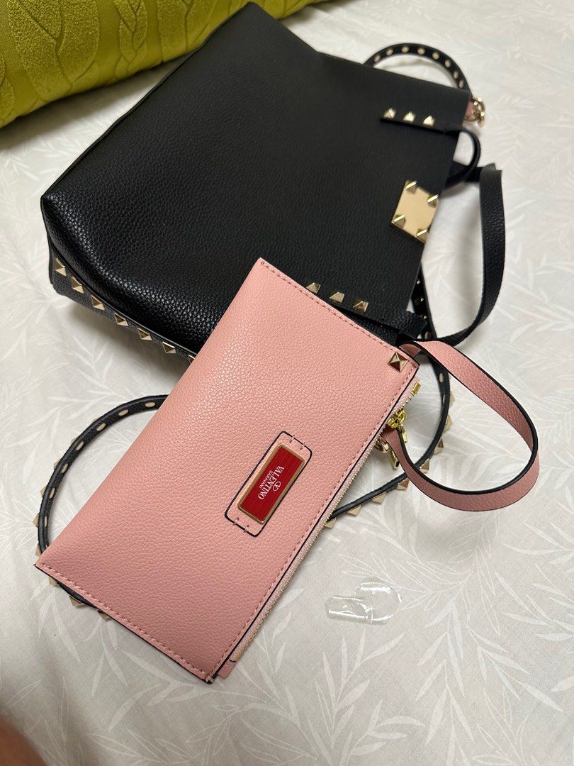 Authentic Valentino tote bag (Category: Luxury Bags & Wallets) located in Quezon City. Submitted by luxpro.mnl (Listing ID 1392015500, Image 3). Description: Authentic Purchased abroad.