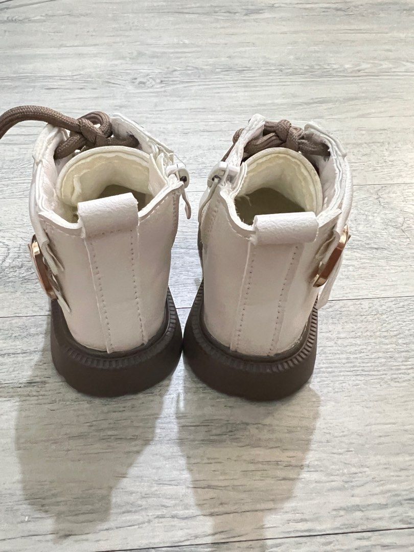 Baby boots (Category: Babies & Kids Fashion) located in Mandaluyong City. Submitted by KryzzaM (Listing ID 1392009350, Image 2). Description: Payment first via gcash/bank transfer Location: Mandaluyong Rfs: decluttering maliit na kay baby.