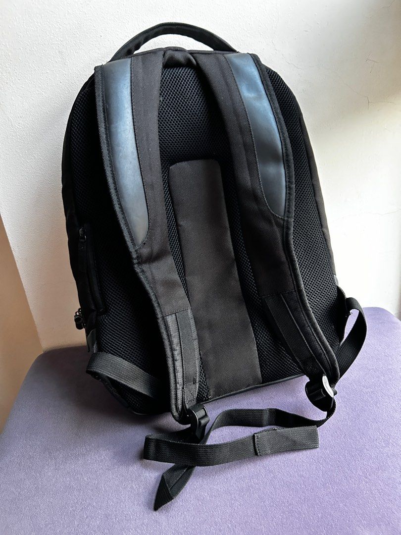 Backpack (Category: Backpacks) located in Singapore. Submitted by joyfulfaith (Listing ID 1391969076, Image 3). Description: .