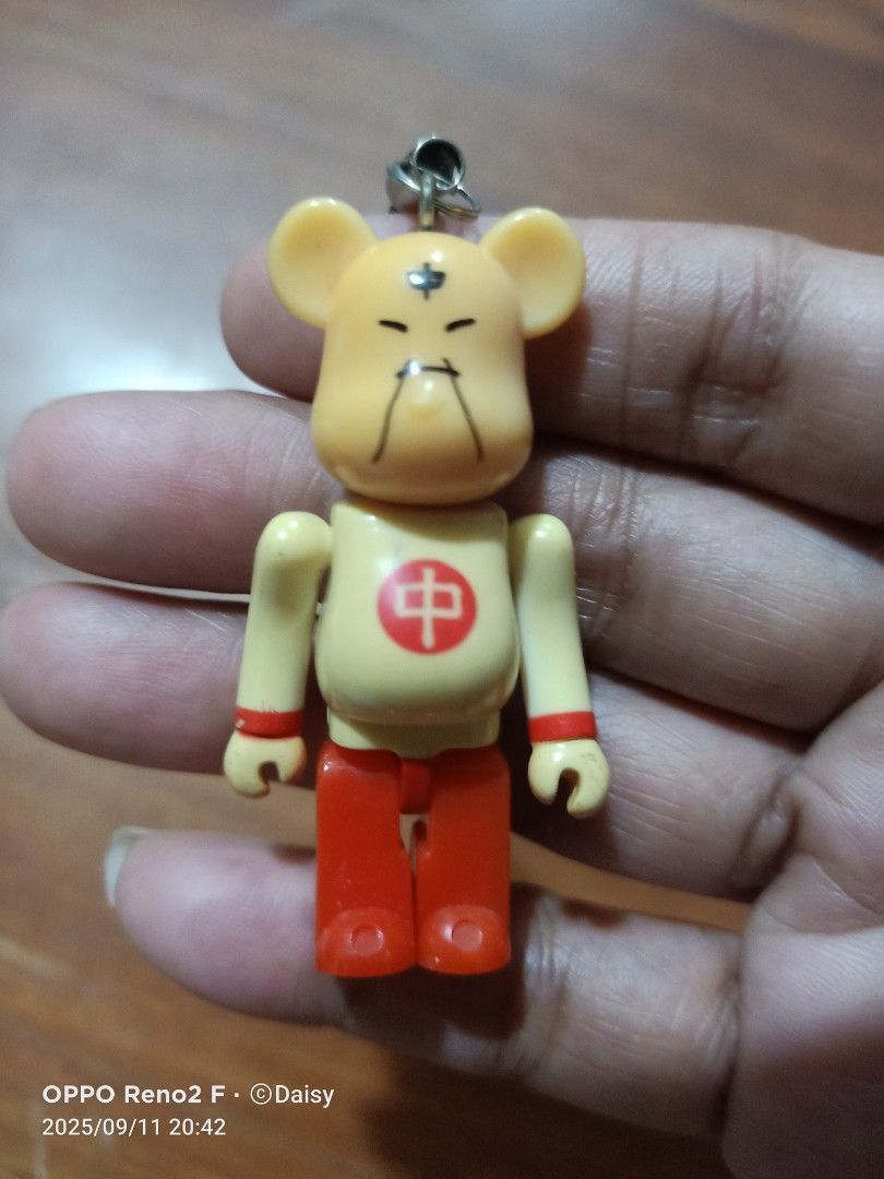 BearBricks (Category: Designer & Blind Box Toys) located in Quezon City. Submitted by daisyuy1979 (Listing ID 1392095725, Image 3). Description: .