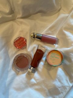 (Category: ) located in . Submitted by shop.besties (Listing ID 1391978550, Image 1). Description: .