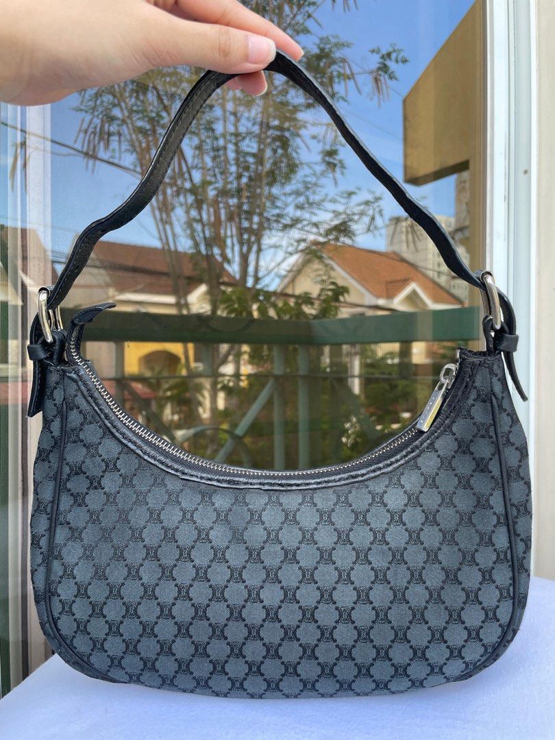Celine Croissant🥐 Bag VINTAGE 💯 AUTHENTIC (Category: Luxury Bags & Wallets) located in Muntinlupa City. Submitted by vintageboxfinds (Listing ID 1392046802, Image 1). Description: There are noticeable signs of wear, such as scratches, scuffs, or discoloration, especially on the corners or hardware. Despite cosmetic flaws, the item is still functional and stylish, priced accordingly to reflect its condition. + SF (NO RETURN NO EXHANGE) .