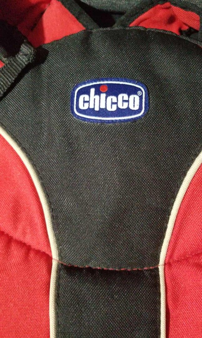 Chicco carrier (Category: Carriers & Slings) located in Caloocan City. Submitted by datumaootl13467 (Listing ID 1392021649, Image 3). Description: carrier with free walking tools..