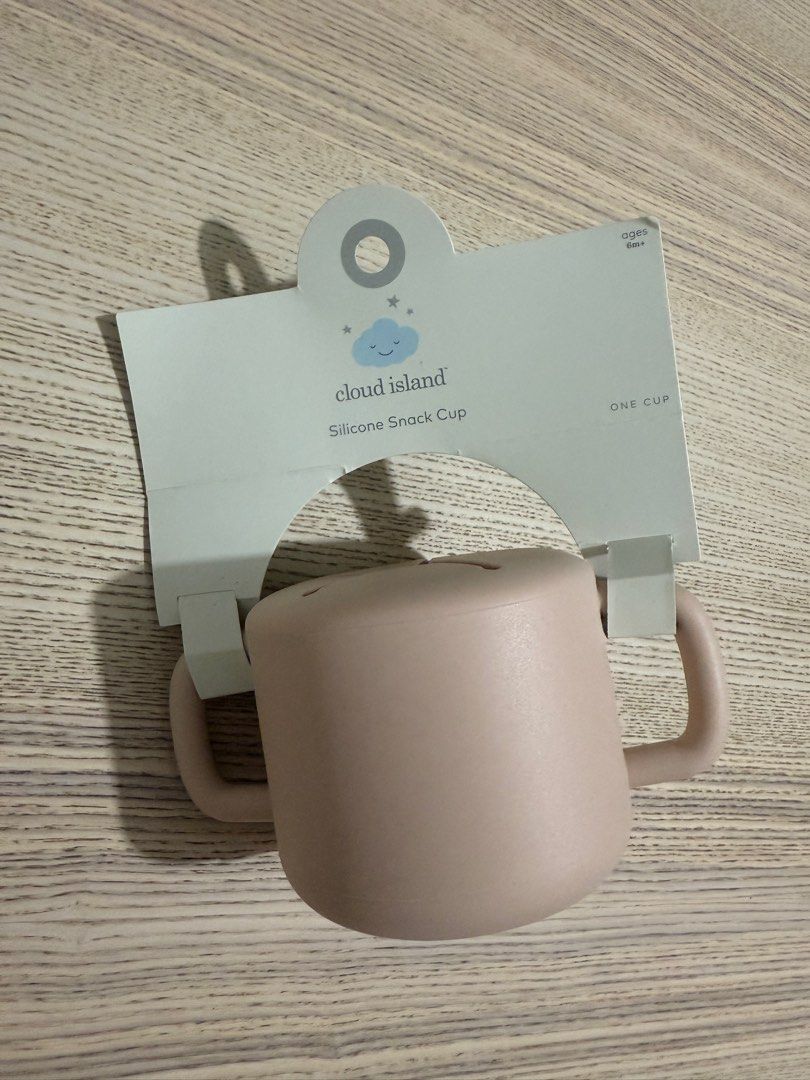 Cloud Island Silicone Snack Cup (Category: Weaning & Toddler Feeding) located in Pasig City. Submitted by anjeg (Listing ID 1392067259, Image 1). Description: .