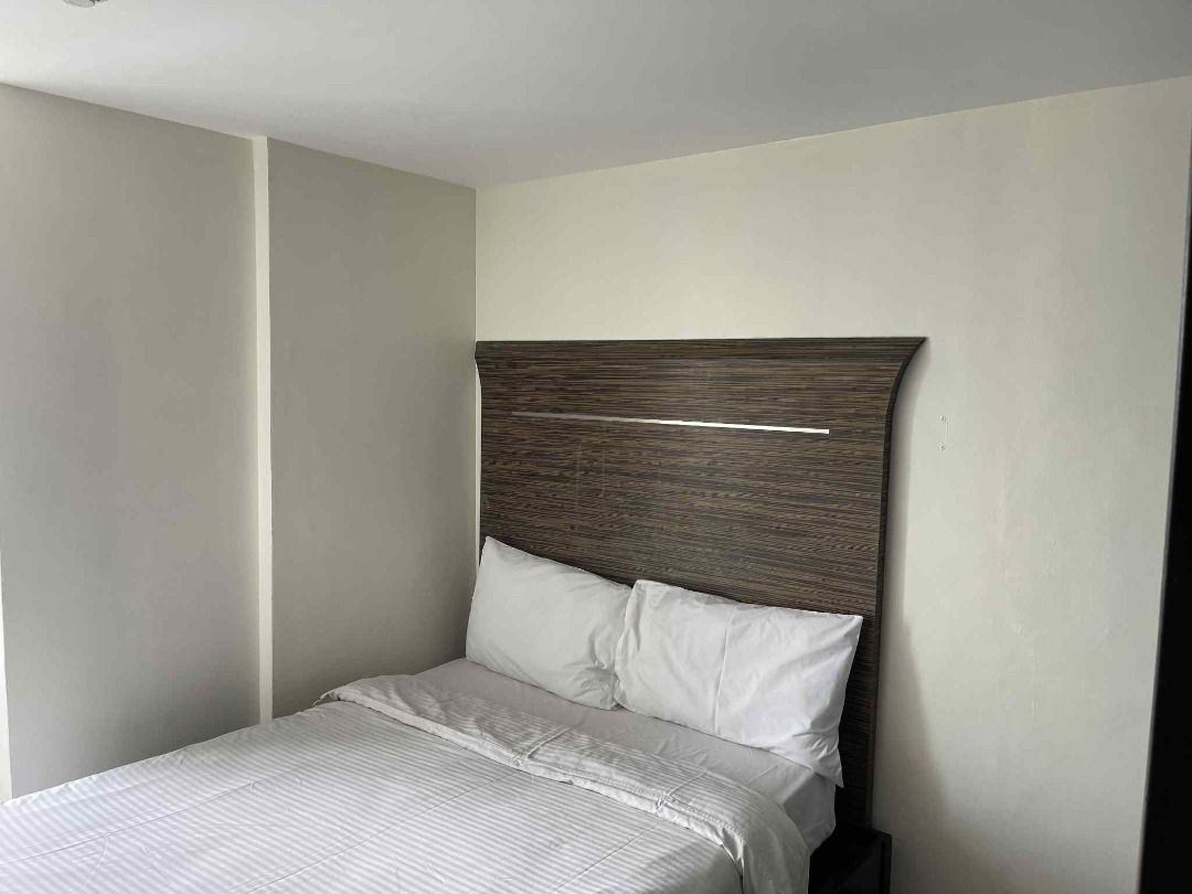 Condotel for rent (Category: Apartments & Condos) located in Quezon City. Submitted by froilanjazz (Listing ID 1391943964, Image 3). Description: 2 BR condotel for rent 🏢 Location: Lancaster Hotel in Mandaluyong 💓 29th floor 💓 Floor Area: 63.83 sqm ⭕️ 2 Bedrooms ⭕️ 2 toilets and bath ⭕️ 1 laundry area 💓 FULLY FURNISHED ⛔️ 490 meters to MRT Shaw ⛔️ 600 meters to Edsa Shangrila Mall ⛔️ 700 meters to Megamall .
