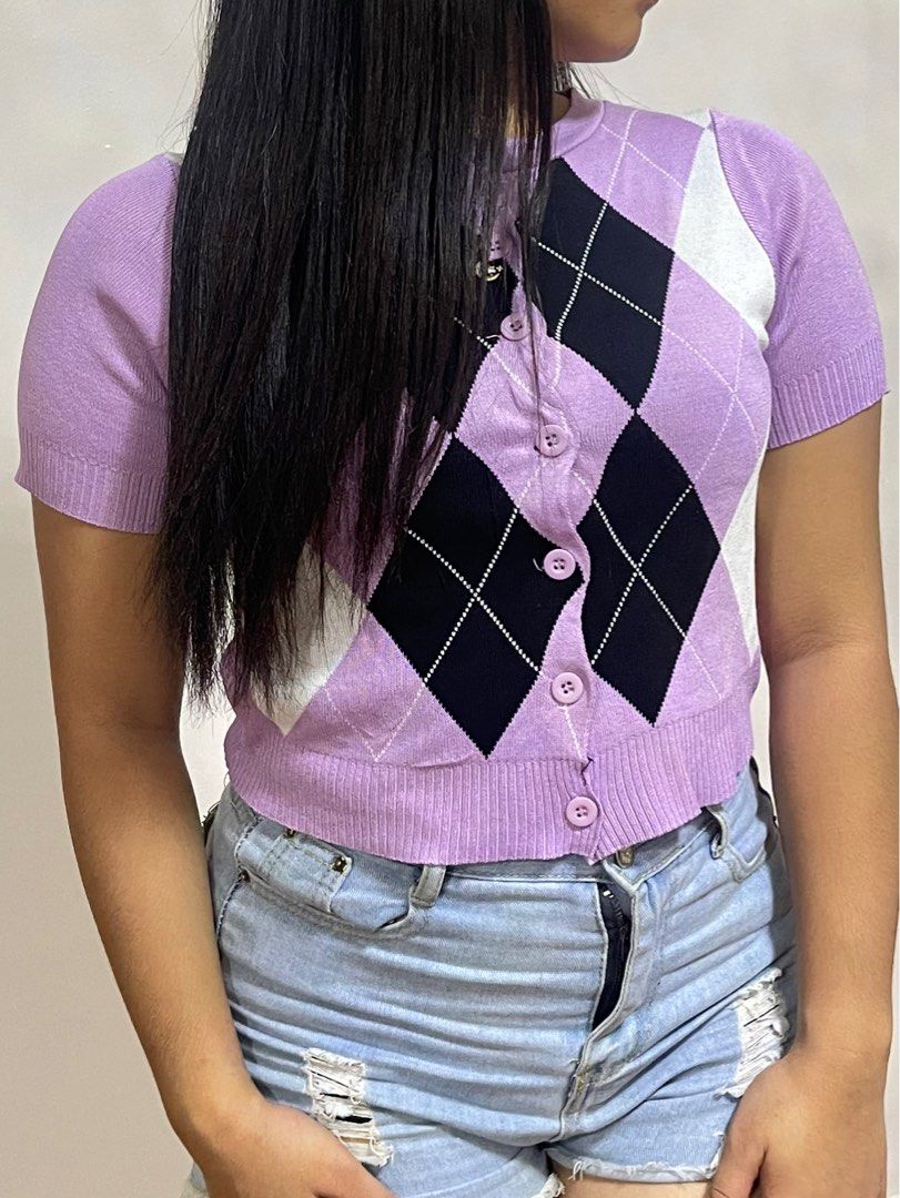 Crop Top Button Down (Light Violet) (Category: Others Tops) located in Quezon City. Submitted by declutterbybd (Listing ID 1392105710, Image 3). Description: Brand New (w/o tag) Never Worn Rfs: not my size Item: *Size — Freesize *Msrmt — Shoulder width 33cm ; Length 50cm * New - Never Worn. No damage no stain (Lp already Big Markdown) 📍 Metro Manila Mop: gcash / bpi only.
