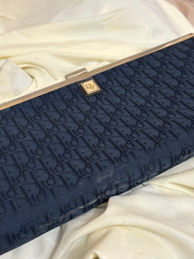 Dior blue oblique (Category: Luxury Bags & Wallets) located in Quezon City. Submitted by angelolol (Listing ID 1392007586, Image 1). Description: Bought in japan, 3x used. Only used for events i go to..