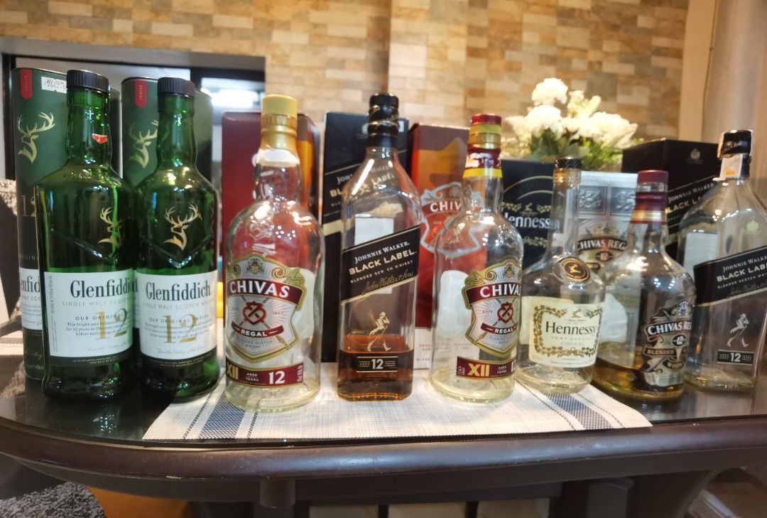 Empty bottles (Category: Beverages) located in Muntinlupa City. Submitted by starky_reyes (Listing ID 1392084323, Image 3). Description: FS. Empty bottles Take all for 500 pesos No to LP.