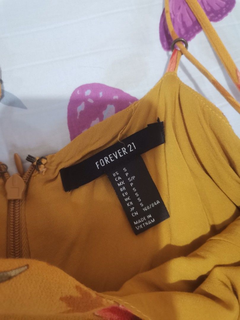 Forever 21 dress (Category: Dresses) located in Quezon City. Submitted by fifthings (Listing ID 1392011393, Image 3). Description: Once lang nagamit, good as new.