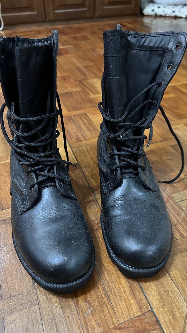Gibsons Combat boots (Category: Boots) located in Quezon City. Submitted by ceeceevee (Listing ID 1392001932, Image 1). Description: Barely used for cadet training. Insole measurement 11 inches. .