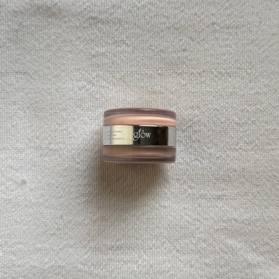 GLOW Not Dry Concealer | Light & Rosy Salmon (Category: Makeup) located in Mandaluyong City. Submitted by katrinuh.bee (Listing ID 1392017798, Image 1). Description: ITEM DESCRIPTION: - Will sanitize before shipping - Around 80% full - RFS: Too much makeup For any inquiries, feel free to send me a message! Thank you. 🙂 1. MOPS - GCash & BDO 2. MODs - Lalamove/JNT .