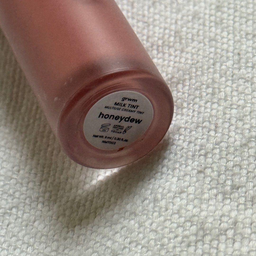 GRWM Milk Tint Multiuse Blush | Honeydew (Category: Makeup) located in Mandaluyong City. Submitted by katrinuh.bee (Listing ID 1392020123, Image 2). Description: ITEM DESCRIPTION: - Just used it for once / twice - RFS: Really not my shade For any inquiries, feel free to send me a message! Thank you. 🙂 1. MOPS - GCash & BDO 2. MODs - Lalamove/JNT.
