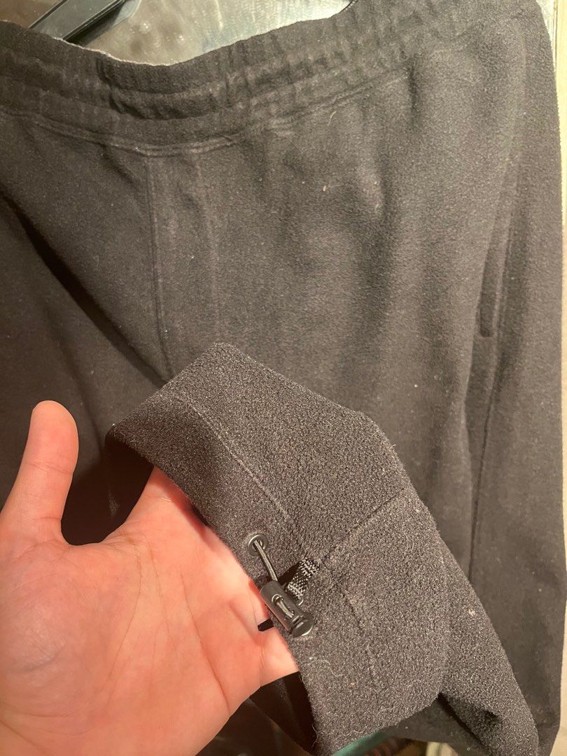 H&M Black Sweat Pants (Category: Joggers) located in Manila. Submitted by stoofly (Listing ID 1392045293, Image 2). Description: bought around 1k+ condition 9/10 no issues nego price RFS: decluttering.