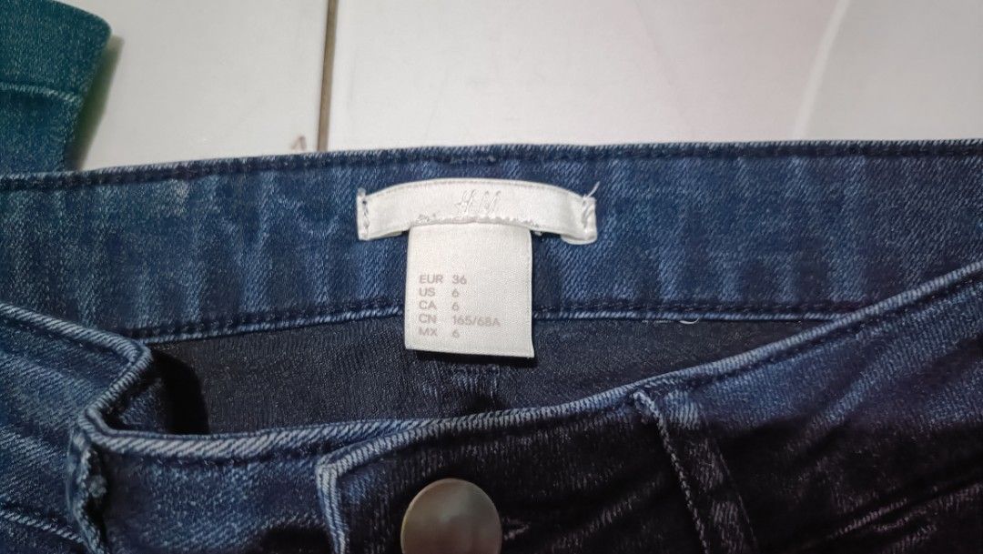 H&M Skinny Jeans (Category: Jeans) located in Taguig. Submitted by schdxt (Listing ID 1392005088, Image 3). Description: H&M Skinny Jeans. Well used, and fits size 6 in adults..