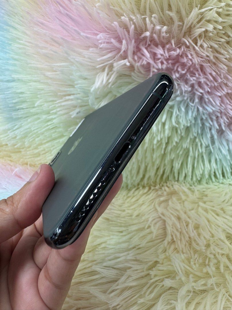 iPhone 11 Pro max (256gb) (Category: iPhone 11 Series) located in Manila. Submitted by arzillah (Listing ID 1392078484, Image 3). Description: iPhone 11 Pro max 256gb 97% BH Factory unlock Slightly use No issue All working Open for COD/COP + SF Manila area (sameday delivery) Province area (via LBC) required DP to avoid cancellations Physical store: Greenhills Shopping Center, 2ndfloor Contact#: 09482217224 Page: Arzillah Gadgets Shop Fb: Princess
