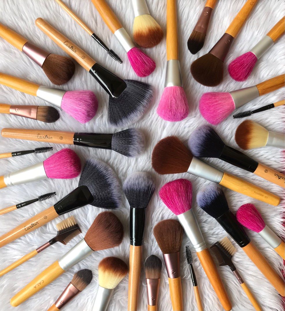 Make up Brush Set💖 (Category: Makeup) located in Quezon City. Submitted by beautynglamph (Listing ID 1392014331, Image 3). Description: Available Make Up Brush Set💖 33pcs Brushes ✨ 5pcs Sponge✨ Brush shampoo ✨ Brush egg cleaner ✨ Available ready to ship ‼️ Yes to sameday delivery 🛵 Location: Project 4 Cubao Qc 📍.