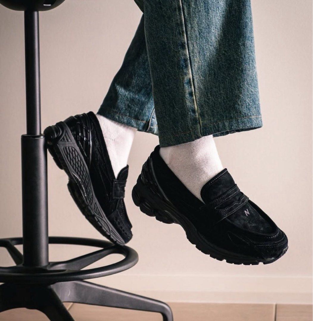 New Balance 1906LNT Black Loafers 麂皮EU 44, 男裝, 鞋, 波鞋- Carousell