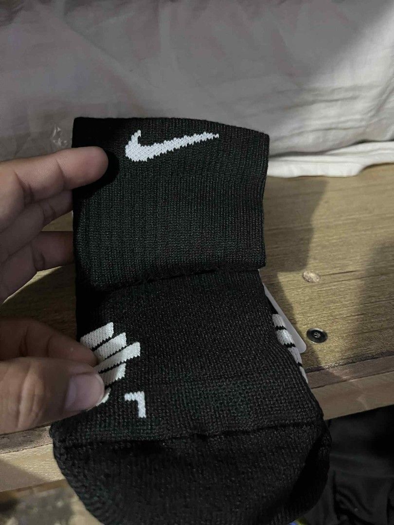 Nike elite crew socks (Category: Socks) located in Manila. Submitted by basiclang (Listing ID 1392076002, Image 1). Description: Nike elite crew socks size medium - 6 size large-5 brandnew legit below srp 390 only.