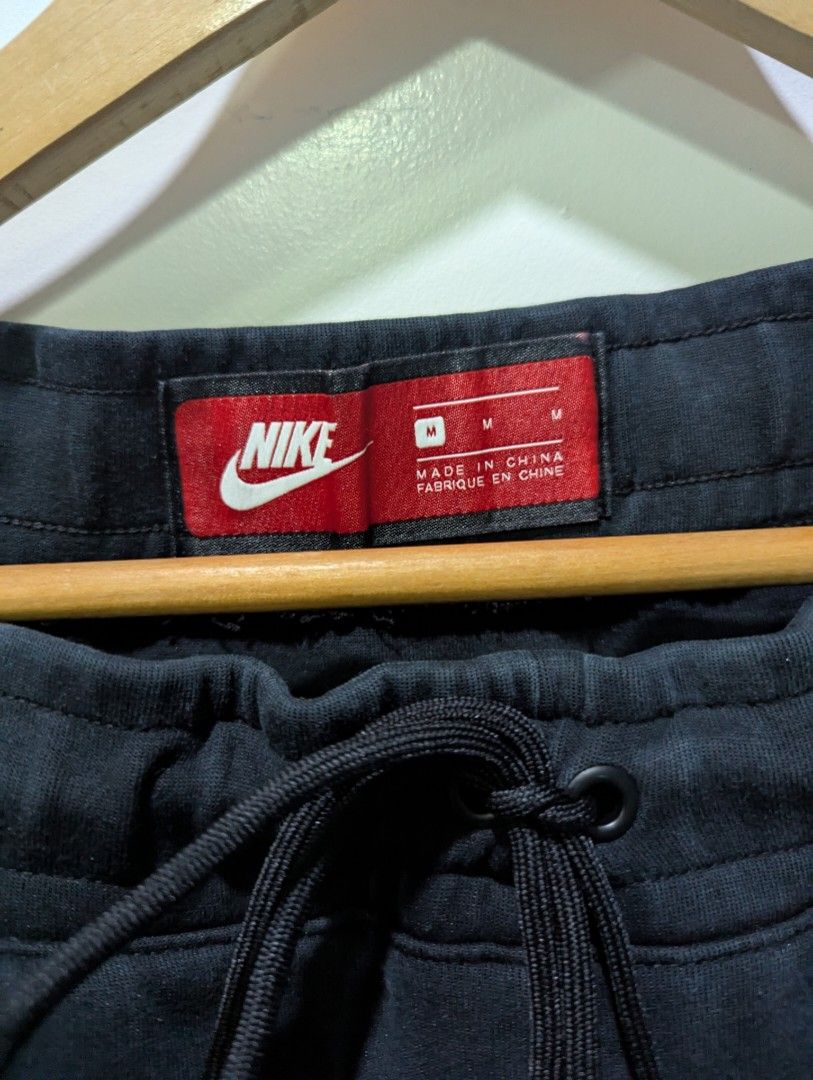 Nike Techfleece (Category: Joggers) located in Quezon City. Submitted by lancelooot (Listing ID 1391986429, Image 3). Description: Nike Tech fleece joggers size M 9/10 color rate rfs: too small for me 800 nego.