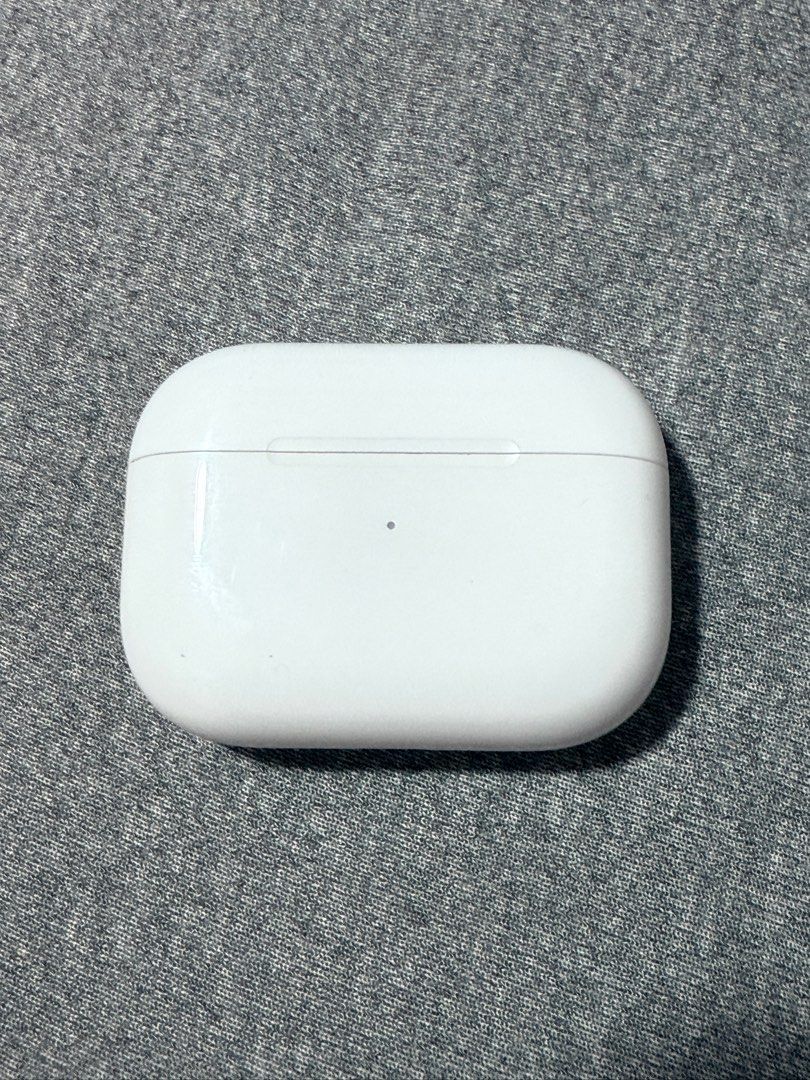 Original Airpods Pro 1 (Wireless Charging Case only) with Box (Category: Earphones) located in Davao. Submitted by johto_mart (Listing ID 1392024739, Image 1). Description: .