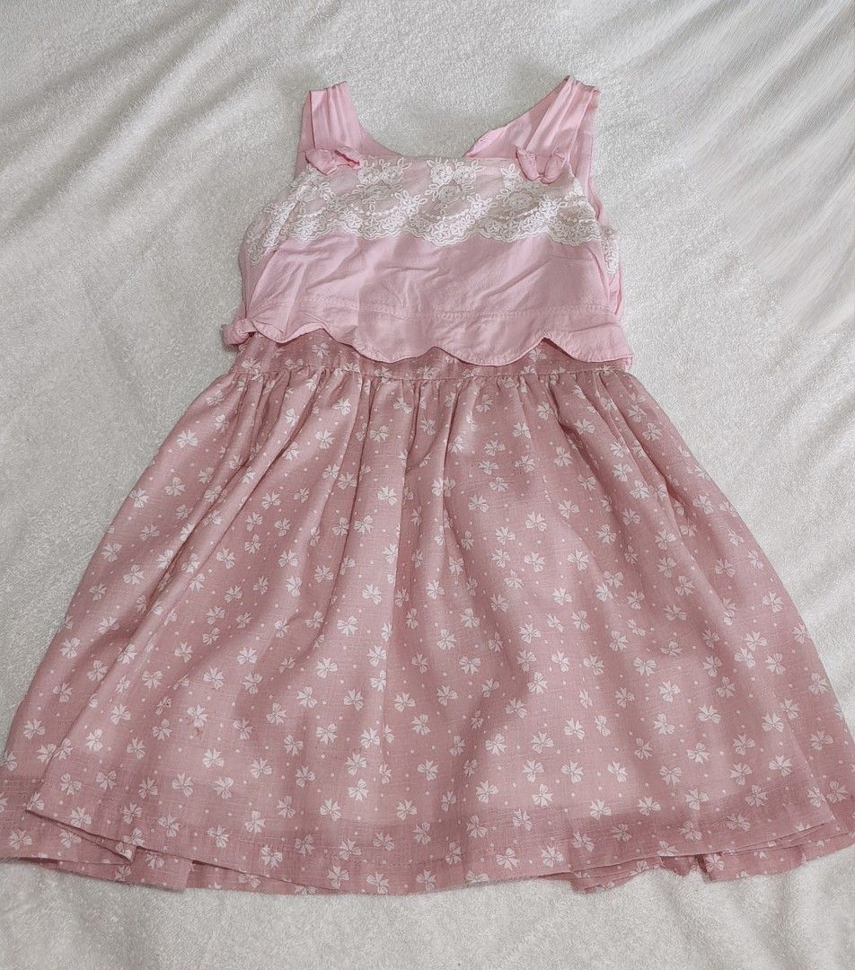 Pink Dress for kids (Category: Babies & Kids Fashion) located in Cavite. Submitted by aysa03 (Listing ID 1392018648, Image 1). Description: Well used good for 4 to 5 years old.