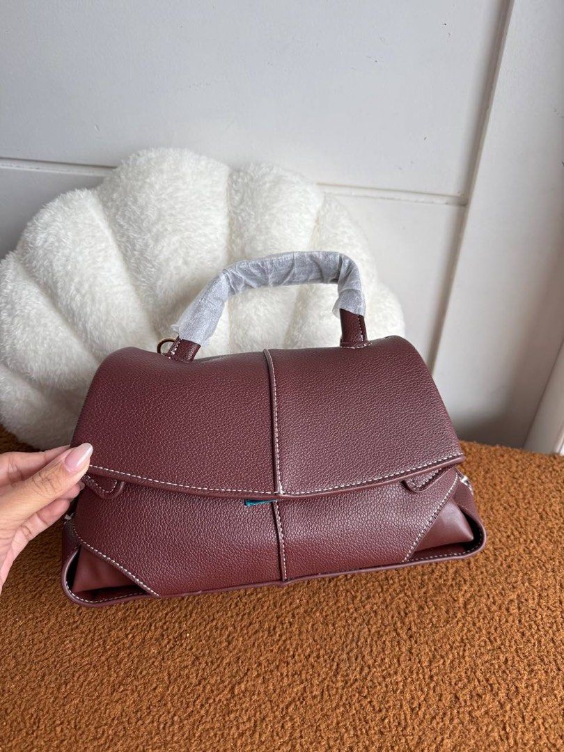 Polene Mokki (Category: Cross-body Bags) located in Candelaria. Submitted by pinkykeenshop (Listing ID 1391970330, Image 1). Description: .