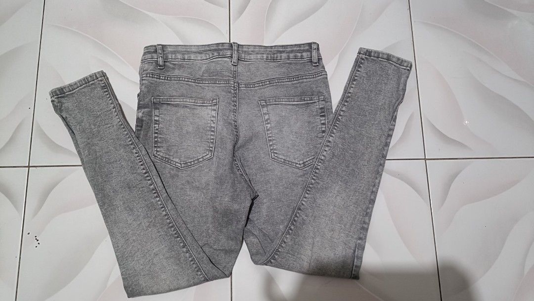 Primark Skinny Jeans (Category: Jeans) located in Taguig. Submitted by schdxt (Listing ID 1392041674, Image 2). Description: Primark skinny jeans. Well used and in good condition. Tag says that it fits US 10/UK 14/EU 42.