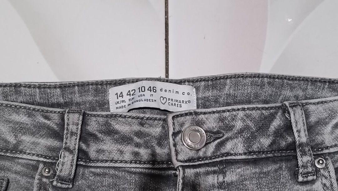 Primark Skinny Jeans (Category: Jeans) located in Taguig. Submitted by schdxt (Listing ID 1392041674, Image 3). Description: Primark skinny jeans. Well used and in good condition. Tag says that it fits US 10/UK 14/EU 42.
