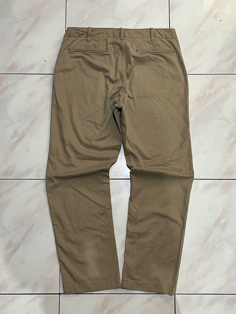 Uniqlo pants (Category: Chinos) located in Bulacan. Submitted by levidiff (Listing ID 1392005834, Image 3). Description: Uniqlo pants W - 33 L - 38.5 Leg opening - 7.5.