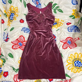(Category: ) located in . Submitted by dianscloset (Listing ID 1391937401, Image 1). Description: .