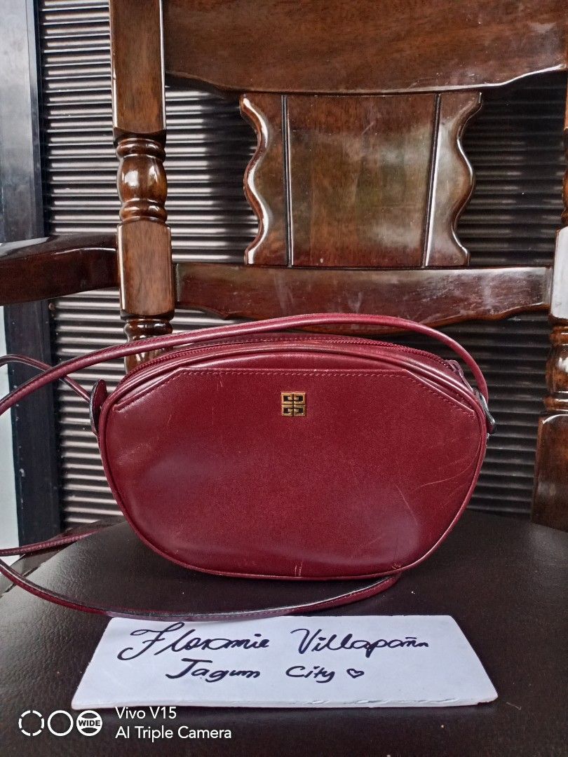 Vintage Givenchy (Category: Luxury Bags & Wallets) located in Tagum. Submitted by luxbagelyas (Listing ID 1391934669, Image 1). Description: with flaws tinanggal na yong lining sa loob japan surplus mini kasya phone.