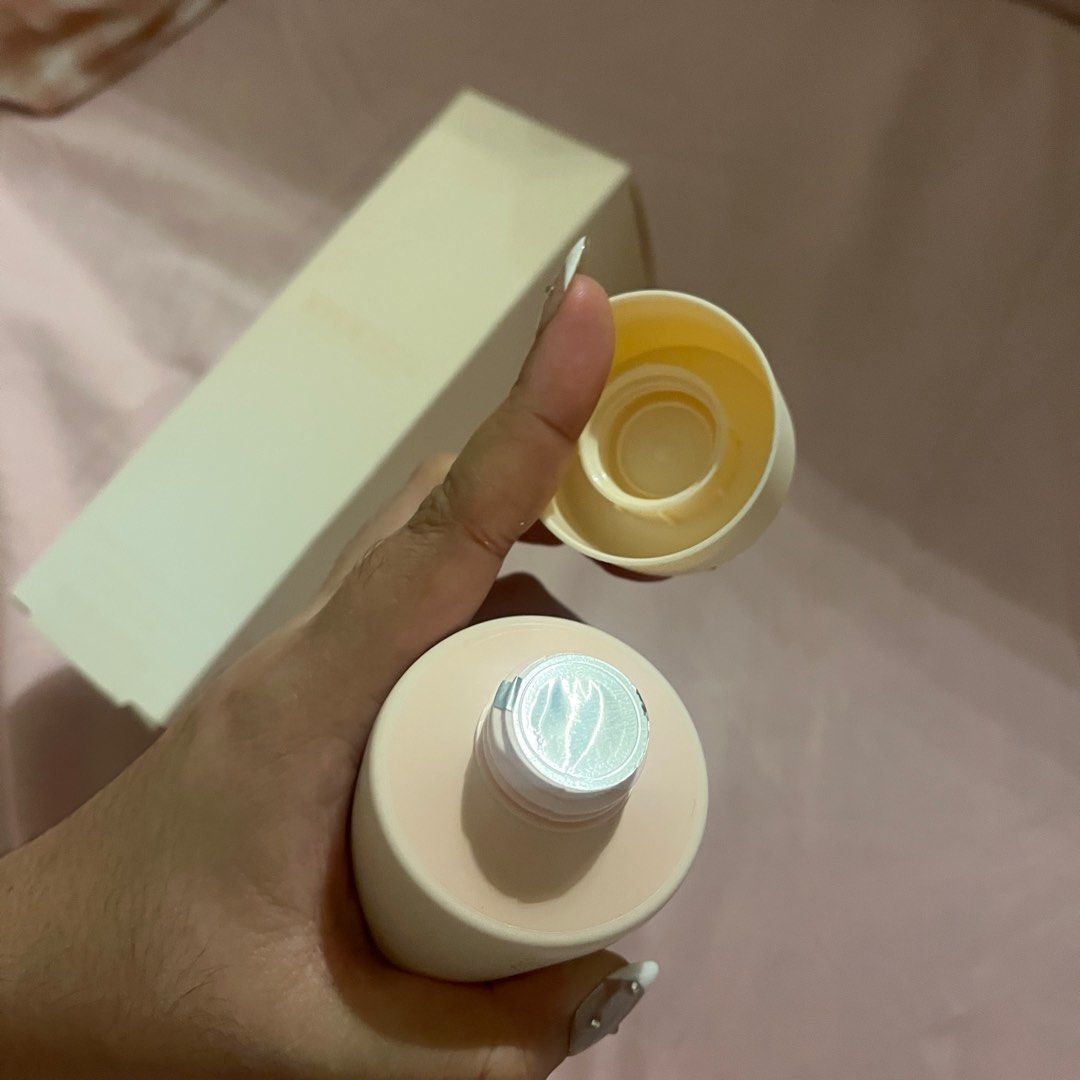 Authentic kylie skin vanilla body scrub (Category: Bath) located in Bulacan. Submitted by femalethings (Listing ID 1392255070, Image 3). Description: fixed, free sf if payo thru j&t authentic, sealed, with box flaw - last pic scratched (from removing sticker tag) - 237ml - bought in canada mop gcash bdo mod j&t.