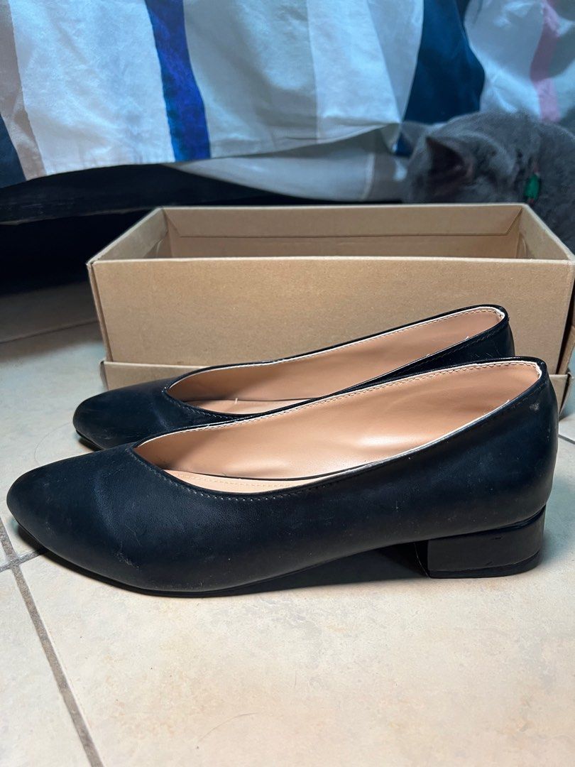 Black office shoes (Category: Heels) located in Taguig. Submitted by char.declutters (Listing ID 1392186719, Image 2). Description: Bought from Katha MNL. Used only 1-2x Size is officially EU 37 or 24 cm but I find na medyo maluwag siya for me (my feet are 24.5cm). Would likely fit size 38 1/2 Lightly used but no damage. Shipping loc is Taguig.