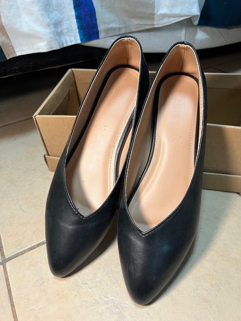 Black office shoes (Category: Heels) located in Taguig. Submitted by char.declutters (Listing ID 1392186719, Image 1). Description: Bought from Katha MNL. Used only 1-2x Size is officially EU 37 or 24 cm but I find na medyo maluwag siya for me (my feet are 24.5cm). Would likely fit size 38 1/2 Lightly used but no damage. Shipping loc is Taguig.