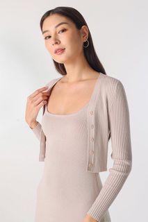 (Category: ) located in . Submitted by preloved.petite (Listing ID 1392190875, Image 1). Description: .