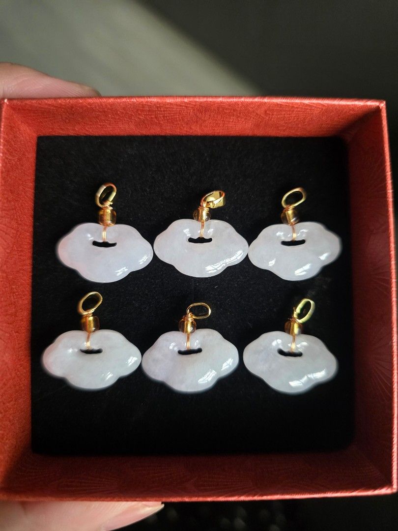 Burma Jadeite Icy Purple Pendant (Category: Necklaces) located in Quezon City. Submitted by ohmystones_088 (Listing ID 1392163775, Image 2). Description: 100% Authentic / Natural Stone Name: Burma Jadeite Icy Purple Pendant This is sold per pendant 😊 Mode of payment: G-cash, PayMaya, BPI, BDO ✨️All crystals or gemstones are cleansed and energized before shipping.✨️ Please note: 💕As gemstones are natural, there may be variations in color, grain,