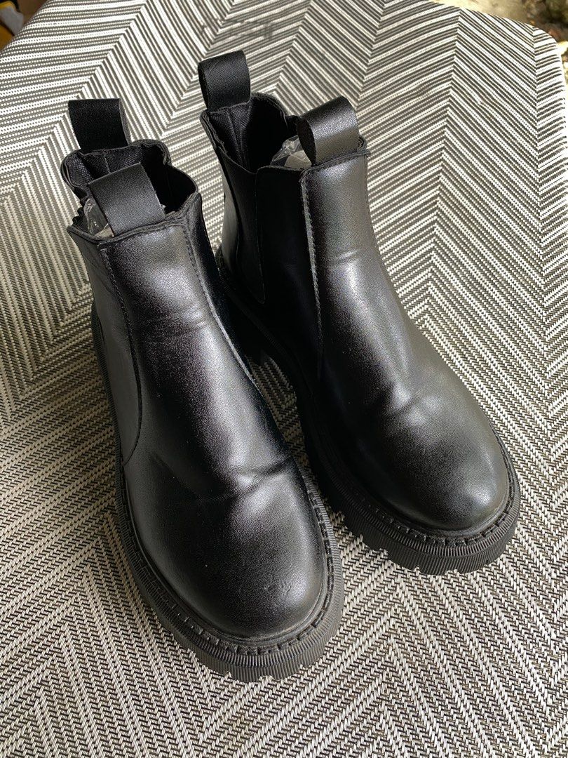 Chelsea Slip On Boots (Category: Boots) located in Iloilo. Submitted by theupperph (Listing ID 1392169904, Image 2). Description: Size: 36 (23 cm) Like New (used twice for travel) Good condition RFS: declutter .