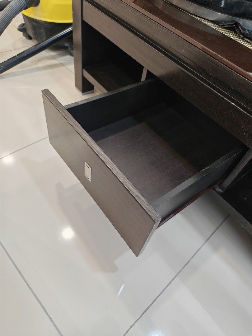 Coffee Table (Category: Tables & Sets) located in Kuala Lumpur. Submitted by greentea6007 (Listing ID 1392216618, Image 2). Description: .