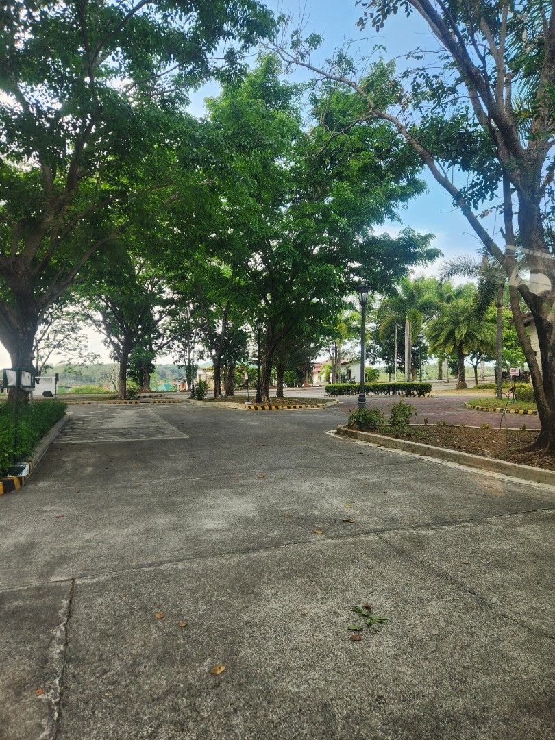 Colinas Verdes (Category: Lot) located in Quezon City. Submitted by rsuetaramos (Listing ID 1392274958, Image 2). Description: 🏡 Lot for Sale – Colinas Verdes, SJDM Bulacan Build your dream home inside the exclusive and secure community of Colinas Verdes. Enjoy wide roads, green open spaces, and first-class amenities just minutes away from commercial hubs in San Jose del Monte. 📍 Prime location in Bulacan ✅ Flood-free and secure subdivision ✅ A