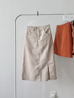 (Category: ) located in . Submitted by lilocloset (Listing ID 1392258281, Image 1). Description: .