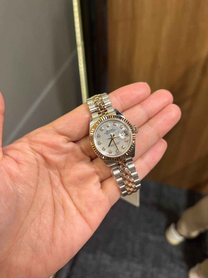 Datejust 28mm mop (Category: Luxury Watches) located in Marikina City. Submitted by yaniyanyan (Listing ID 1392154185, Image 1). Description: ROLEX Datejust 28 TTRG MOP w/ Dias • Ref 279171 • Yr 2019 • w/ Original Papers.