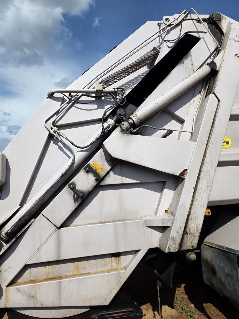 Garbage compactor fuso 6m70 10 wheelers molye double diff 20cbm 2024model (Category: Heavy Vehicles) located in Manila. Submitted by samansubic (Listing ID 1392252436, Image 3). Description: Garbage compactor fuso 6m70 10 wheelers molye double diff 20cbm 2024model.