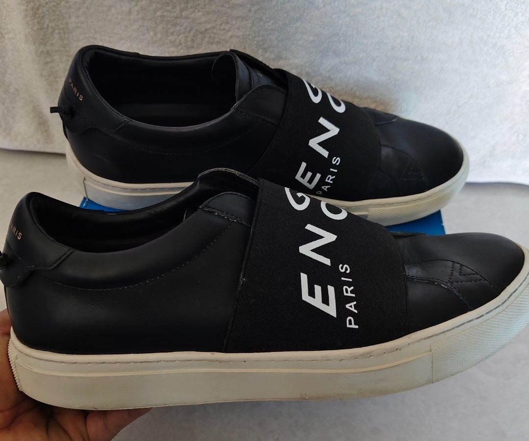 Givenchy Paris Black Slip-On Sneakers, 名牌, 鞋及波鞋- Carousell