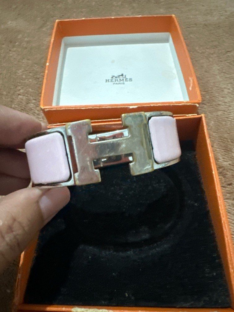 hermes clic clac bracelet (Category: Luxury Accessories) located in Marikina City. Submitted by purplestash28 (Listing ID 1392231151, Image 1). Description: pre lived Authentic Hermes clic clac bracelet.