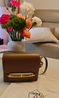 （分類：）位於 。 由 byebyebags 提交（商品編號 1391109595，圖片 1）。簡介： 。