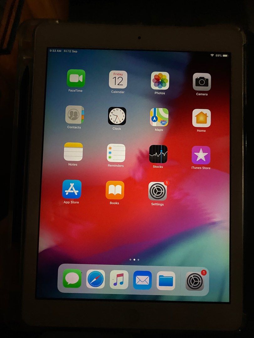 Ipad Air 1st Gen (Category: iPad) located in Manila. Submitted by artsygunda (Listing ID 1392144216, Image 2). Description: Ipad Air 1st Gen 16gb Button Working IOS updated Icloud working With some small scratches at the back.