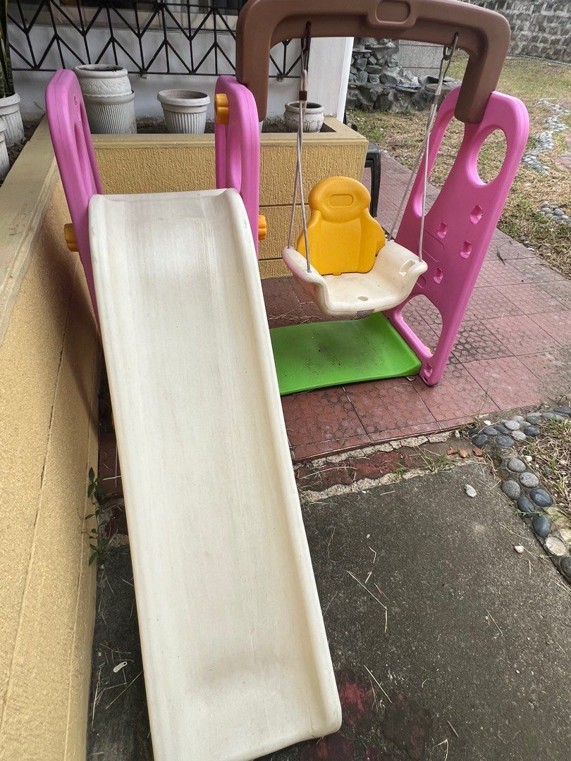 Kids slide&swing (Category: Infant Playtime) located in Las Pinas. Submitted by shen011 (Listing ID 1392167182, Image 2). Description: Outgrown Needs cleaning Rusting Buckle part but ok pa din sya Fading ng color on some parts Actual picture Can be pickup via lalamove (SUV).